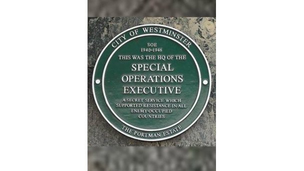 ILS ARRIVAIENT EN FRANCE LES NUITS DE PLEINE LUNE