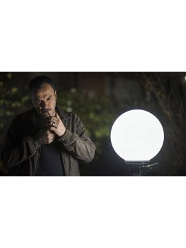 UN INTRUS DANS LA VILLA