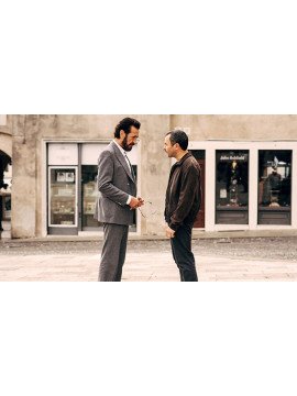 UN INTRUS DANS LA VILLA