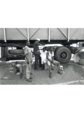 UN DIEU AU BORD DE LA ROUTE