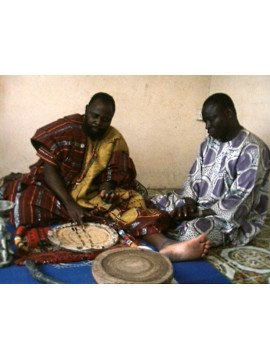 UN DIEU AU BORD DE LA ROUTE