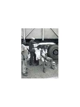 UN DIEU AU BORD DE LA ROUTE